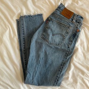 Levi’s medium wash jeans